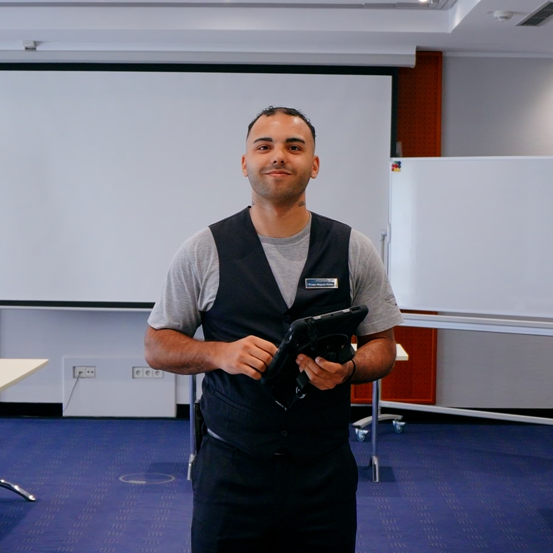 GIF Foto Mitarbeiter_01_00_02_13