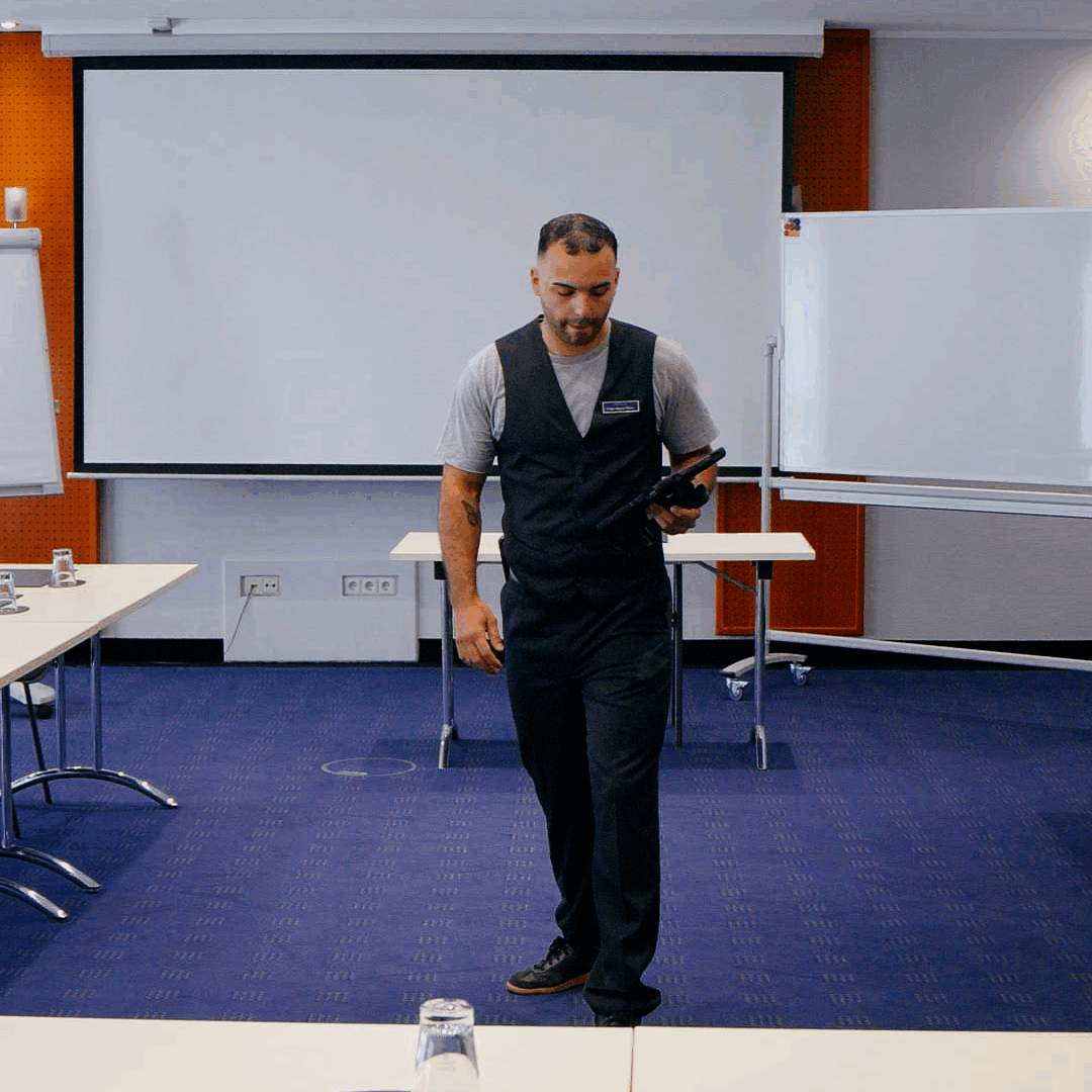 GIF Foto Mitarbeiter_01_00_02_13